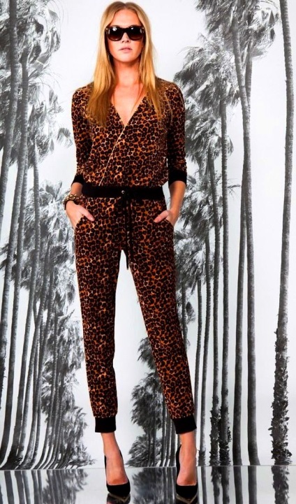 Leopard jumpsuit, fotografie leopard jumpsuit