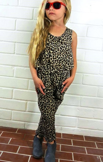 Leopard jumpsuit, fotografie leopard jumpsuit