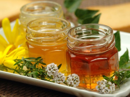 A méz és a thrombophlebitis vitaminok, mint a népgyógyászatban, a varikózis kezelésében