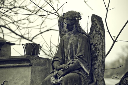 Cimitirul Olshanskoye (olšanské hřbitovy) și templul Adormirii Maicii Domnului (temple zesnutí přesvaté