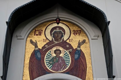 Cimitirul Olshanskoye (olšanské hřbitovy) și templul Adormirii Maicii Domnului (temple zesnutí přesvaté