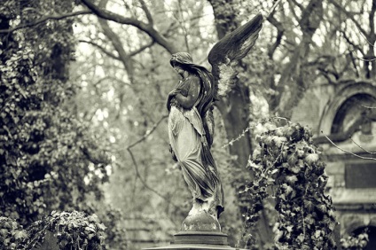 Cimitirul Olshanskoye (olšanské hřbitovy) și templul Adormirii Maicii Domnului (temple zesnutí přesvaté