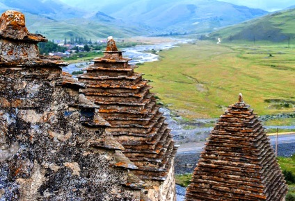 Orașul Ossetian Dargavs, unde sunt mai mulți morți decât cei vii