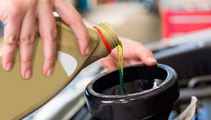 Periodicitatea schimbării uleiului în motor depinde de condițiile de funcționare a acestuia