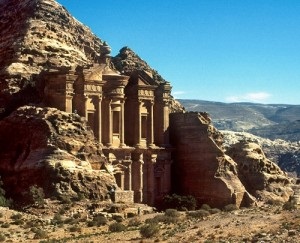 Petra este un oraș deșert misterios, o planetă magică