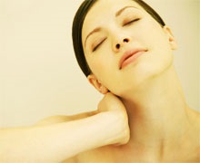 Hasznos eljárások a nyak ápolására, önmasszírozó nyak