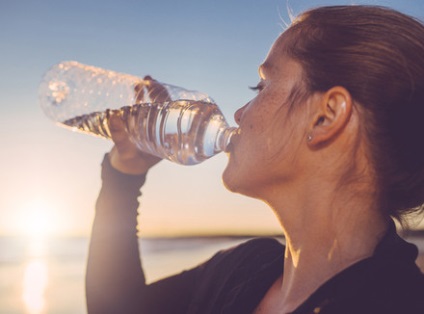 Cinci mituri despre beneficiile apei