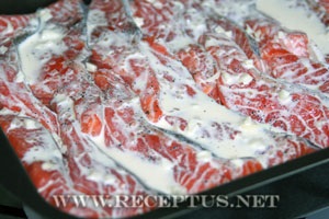 Reteta - specialitati culinare - arhiva blogului - pastrav copt cu cartofi sub sos de smantana