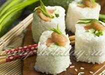 Rulouri și sushi la rețete acasă cu fotografii