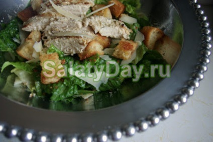 Salată cu pui și pesmet - grozav pentru rețetă de prânz sau cină cu fotografii și videoclipuri