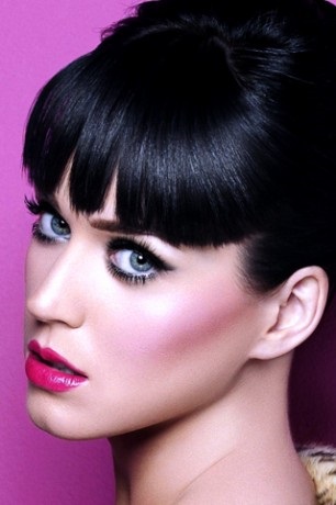 Esküvői smink Katy Perry stílusában a szemekre fókuszál