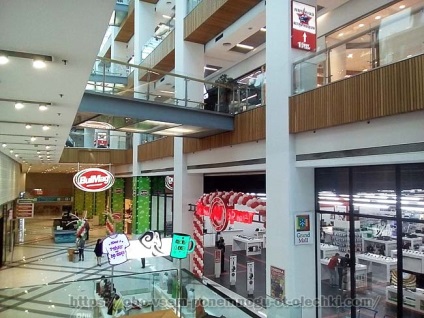 Supermarketul Bulmag a fost deschis în mall-ul din Varna, a trăit în Bulgaria și a călătorit în Franța