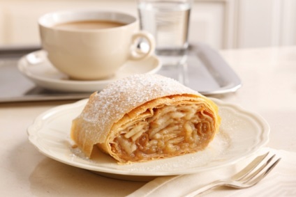 Vițel strudel de mere în conformitate cu rețeta corectă