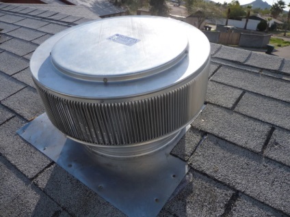Ieșirea ventilatorului pentru secretele acoperișului și caracteristicile de instalare