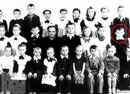 Janukovics két iskolába ment egyszerre (fotó)