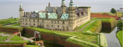 Castelul încoronat, ce să vizitați, unde să mergeți