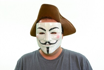 Anonim a hackat o cincime din toate site-urile din 