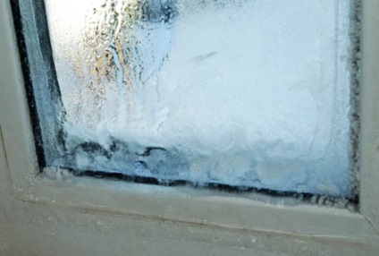 Ce trebuie să faceți dacă ferestrele din plastic se îngheață