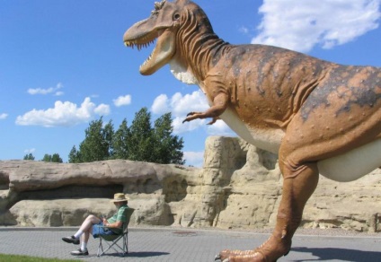 Dinozaurii au trăit în același timp cu cei 7d format