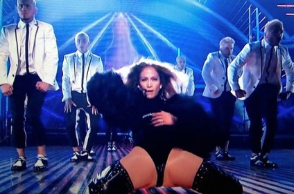 Jennifer Lopez este acuzat de coruperea copiilor, o bârfă