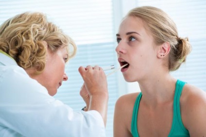 A pharyngitis tünetei és a felnőttek kezelésében különböző pharyngitis jelei