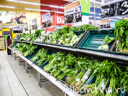 Къде да мине време в очакване на автобуса - Tesco в бар-котка (Малайзия)