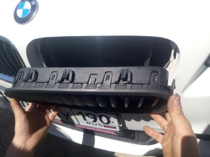 Instrucțiunea privind înlocuirea laturilor unui radiator bmw 5 dintr-o serie f10