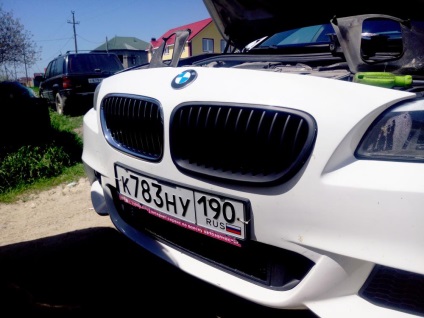 Instrucțiunea privind înlocuirea laturilor unui radiator bmw 5 dintr-o serie f10