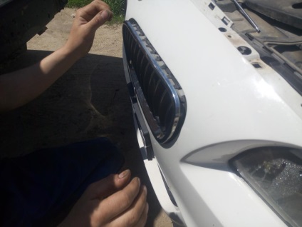 Instrucțiunea privind înlocuirea laturilor unui radiator bmw 5 dintr-o serie f10