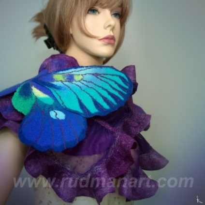 Irina Rudman mesterkurzus a nemezelt selyem sállal, brossal pillangóval