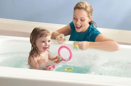 Cum să încurajezi un copil în baie
