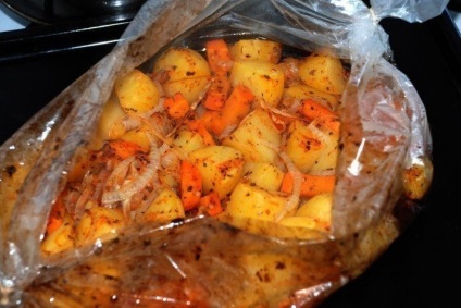 Cum sa gatesti cartofi intr-un maneca - reteta, ingrediente si fotografii