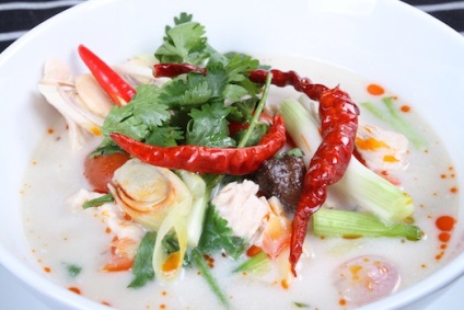 Cum să gătești o supă delicioasă thailandeză