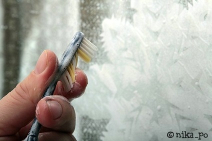 Cum se face zăpada din pasta de dinți