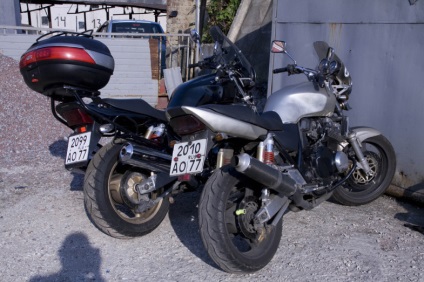 Cum să introduceți motocicleta fund, călătoriți pe o motocicletă și nu numai