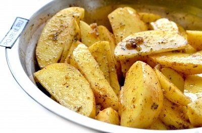 Potato в селски начин във фурната - стъпка по стъпка рецепта за това как да се готви със снимки