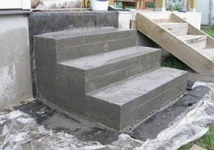 Privát ház tornáczata, a ház tornáczata, a saját kezű veranda, csináld magad (design) Egy magánház tornáczata, a ház tornáczata, a saját kezű veranda, a saját kezünk
