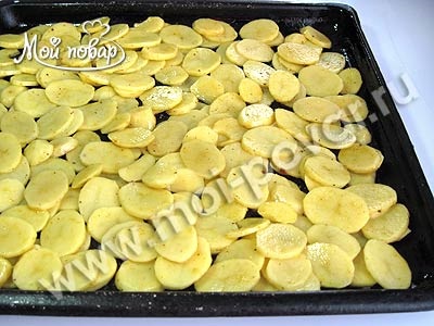 Pui de coapse în franceză, coapte cu cartofi - rețetă culinară