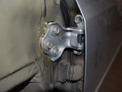 Înlocuirea Lacetti a balamalei ușii - repararea și reglarea modelului Chevrolet