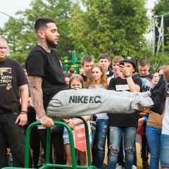 Moszkva, a hírek, a metró megtanulják a rapper timati képzését (2015/07/25) Moszkva, a hírek, a metró megtanulta, hogyan kell a rapper timati képzést