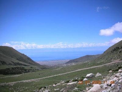 Pe Issyk-kul din Almaty prin munți