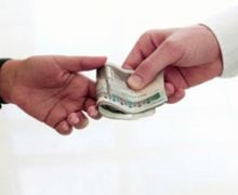 La distribuția în care banii sunt luați de organizațiile de microfinanțare