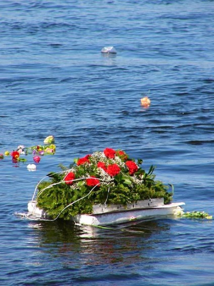 Apa nu a fost pus coroane și flori - societate - știri de la Sankt Petersburg
