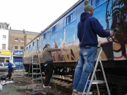 Незвичайні будинки світу друге життя вагонів