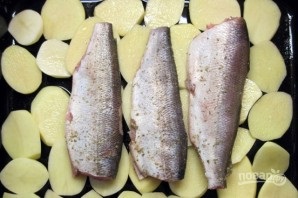 Pelade (hal) a sütőben - lépésről lépésre recept a fényképen