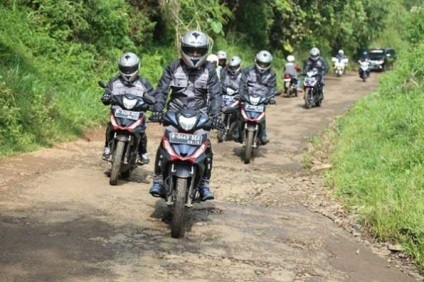 Primul scooter enduro de turism honda supra gtr150 aventura - moto as