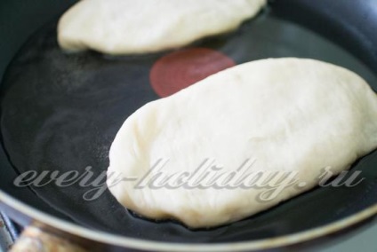 Patties burgonyával, sütéses serpenyőben (recept fotóval)