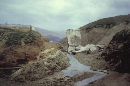 De ce barajele sunt distruse (21 fotografii)