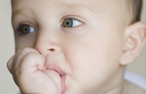 De ce un copil suge o analiză a degetului mare din motive