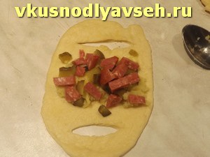 Pite - fazekas kolbásszal és savanyított uborkkal, lépésről-lépésre fotó recept